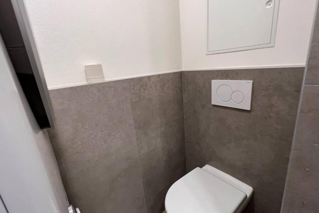 2 Room Apartment, New Building, Bosakova Street, 28 布拉迪斯拉发 外观 照片